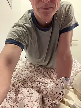 SexyLeon8 online show from 03/18/25, 11:09