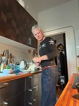 SexyLeon8 online show from 11/07/25, 07:08