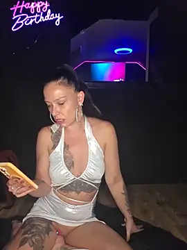 littleladyshelly online show from 05/20/26, 01:28