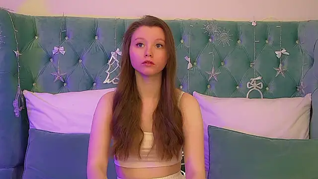 KeiraAsti online show from 12/17/25, 06:03