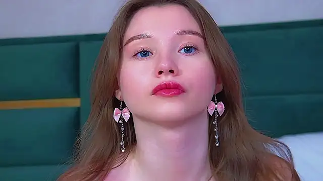 Snapshot of KeiraAsti chatting on 05/19/26, 02:51 KeiraAsti online show from 05/19/26, 02:51