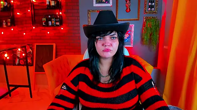 MaryHarrys online show from 10/31/25, 02:56