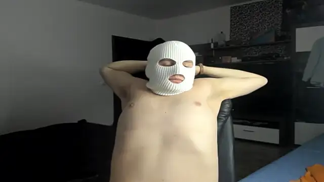 Snapshot of romiosabrino chatting on 11/25/25, 03:23 romiosabrino online show from 11/25/25, 03:23