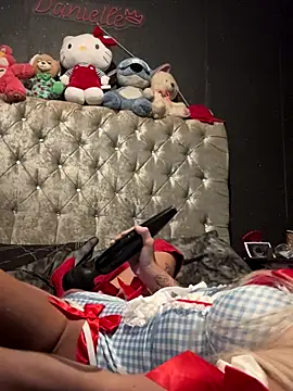 Snapshot of ShortySweet chatting on 10/15/25, 03:01 ShortySweet online show from 10/15/25, 03:01