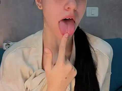 Snapshot of Pisypussy chatting on 10/21/25, 07:20 Pisypussy online show from 10/21/25, 07:20