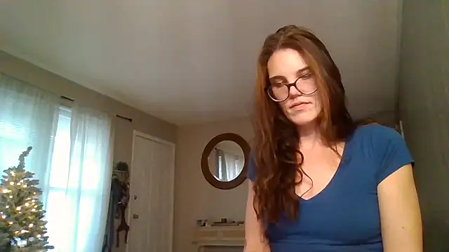 Snapshot of Miss_honey94 chatting on 12/14/25, 01:05 Miss honey94 online show from 12/14/25, 01:05