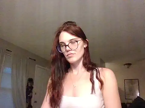 Snapshot of Miss_honey94 chatting on 12/21/25, 12:12 Miss honey94 online show from 12/21/25, 12:12