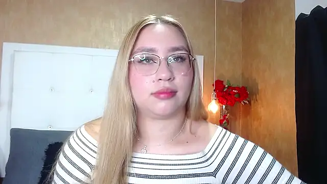 Snapshot of ximenanoah chatting on 11/20/25, 01:44 ximenanoah online show from 11/20/25, 01:44