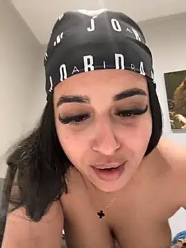 LilMisIndianx online show from 10/14/25, 07:03