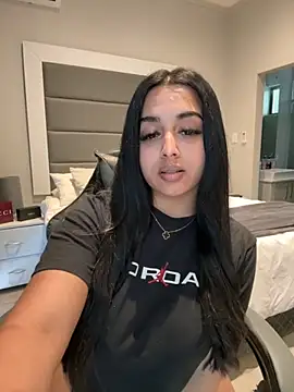 LilMisIndianx online show from 10/26/25, 08:42