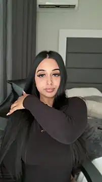 Snapshot of LilMisIndianx chatting on 04/12/26, 01:05 LilMisIndianx online show from 04/12/26, 01:05