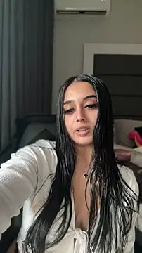 Snapshot of LilMisIndianx chatting on 04/22/26, 12:18 LilMisIndianx online show from 04/22/26, 12:18