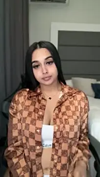 Snapshot of LilMisIndianx chatting on 05/17/26, 02:02 LilMisIndianx online show from 05/17/26, 02:02