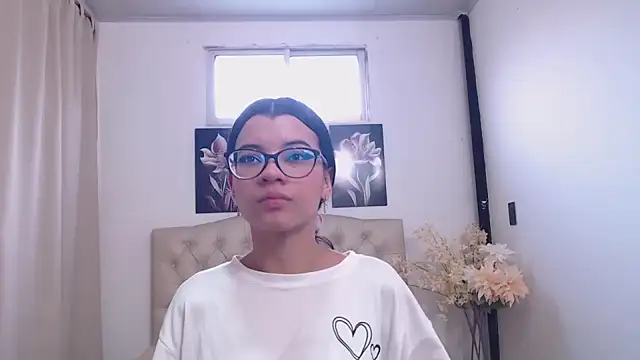 Snapshot of pinky_f00x chatting on 09/10/25, 08:53 pinky f00x online show from 09/10/25, 08:53