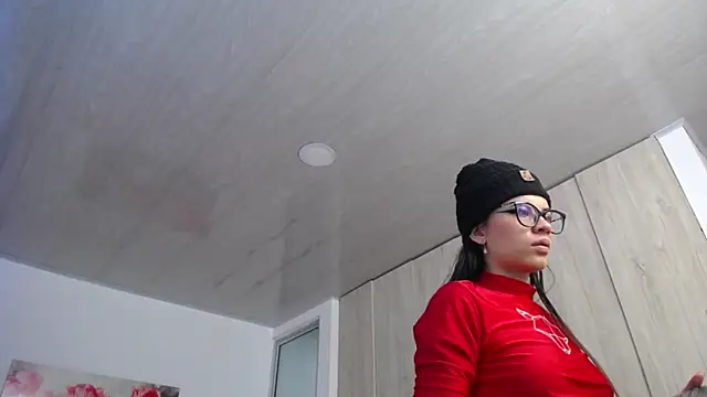 Snapshot of pinky_f00x chatting on 09/18/25, 10:01 pinky f00x online show from 09/18/25, 10:01