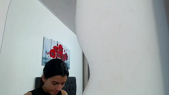 Snapshot of pinky_f00x chatting on 10/31/25, 08:21 pinky f00x online show from 10/31/25, 08:21