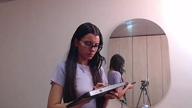 pinky f00x online show from 02/05/26, 08:24