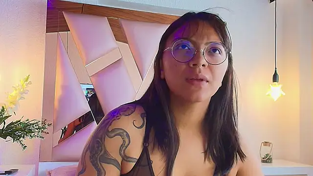 Snapshot of Victoria_Thompson1 chatting on 09/19/25, 05:24 Victoria Thompson1 online show from 09/19/25, 05:24