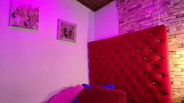 Snapshot of Victoria_Thompson1 chatting on 10/03/25, 08:06 Victoria Thompson1 online show from 10/03/25, 08:06