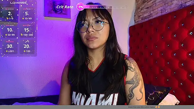 Snapshot of Victoria_Thompson1 chatting on 11/29/25, 08:34 Victoria Thompson1 online show from 11/29/25, 08:34