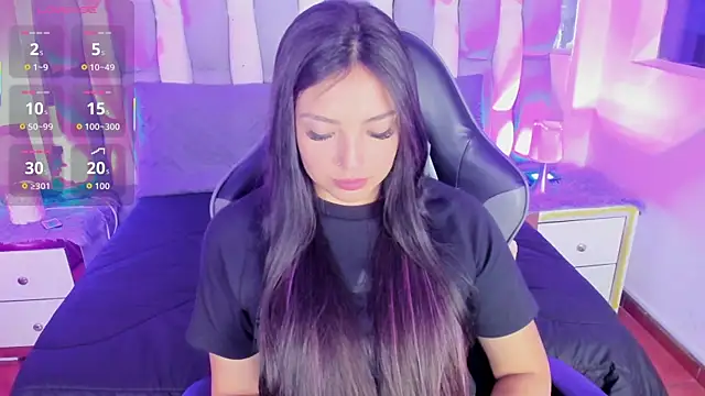 Snapshot of Adaara_Rey chatting on 10/17/25, 07:49 Adaara Rey online show from 10/17/25, 07:49