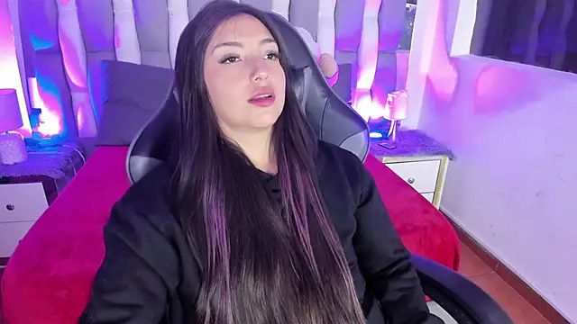 Snapshot of Adaara_Rey chatting on 10/18/25, 06:30 Adaara Rey online show from 10/18/25, 06:30