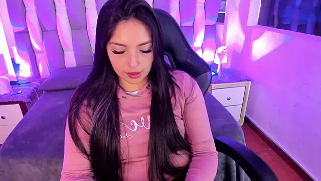 Snapshot of Adaara_Rey chatting on 10/25/25, 08:58 Adaara Rey online show from 10/25/25, 08:58