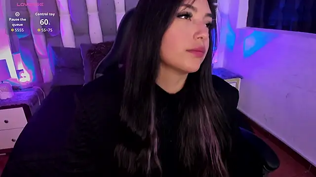Snapshot of Adaara_Rey chatting on 10/28/25, 07:27 Adaara Rey online show from 10/28/25, 07:27