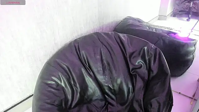 Snapshot of Adaara_Rey chatting on 11/19/25, 08:42 Adaara Rey online show from 11/19/25, 08:42