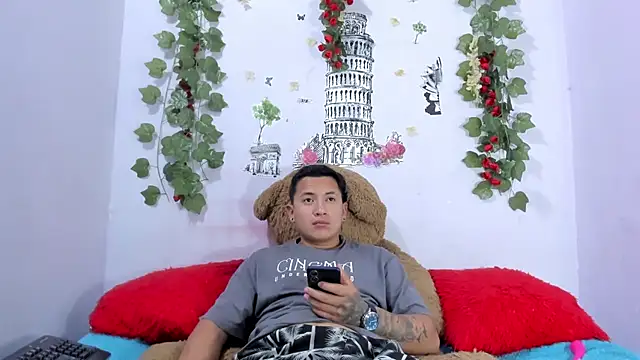 NataliaAndJulliam online show from 01/11/26, 04:39