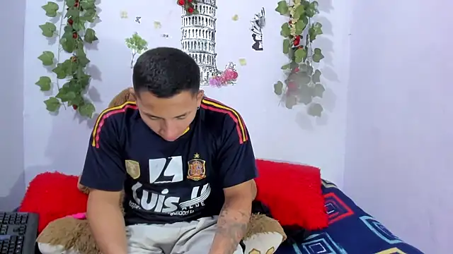 NataliaAndJulliam online show from 02/12/26, 05:02