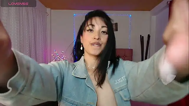 hannagomez 24 online show from 06/01/26, 07:37