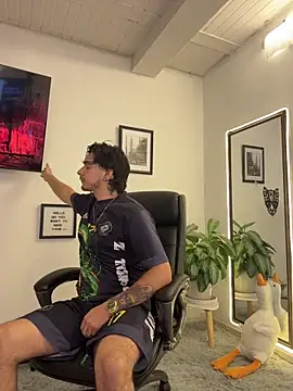 Elian savoy online show from 10/14/25, 08:42