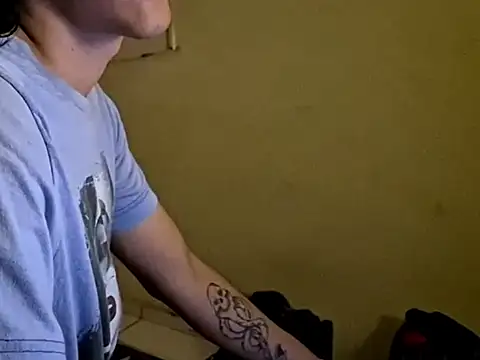 Snapshot of amylittlesissy chatting on 11/28/25, 04:53 amylittlesissy online show from 11/28/25, 04:53