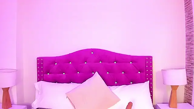 Snapshot of ximena_vasquez8 chatting on 10/13/25, 03:28 ximena vasquez8 online show from 10/13/25, 03:28