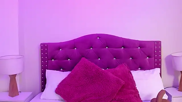 Snapshot of ximena_vasquez8 chatting on 11/29/25, 04:04 ximena vasquez8 online show from 11/29/25, 04:04