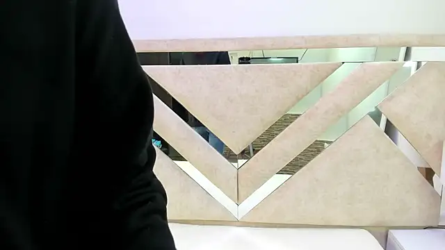 ximena vasquez8 online show from 12/19/25, 04:08