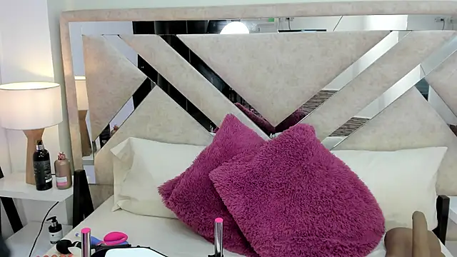 ximena vasquez8 online show from 01/18/26, 03:32