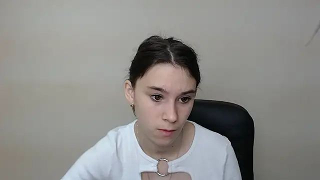 Snapshot of RosaRay_ chatting on 09/19/25, 06:37 RosaRay online show from 09/19/25, 06:37