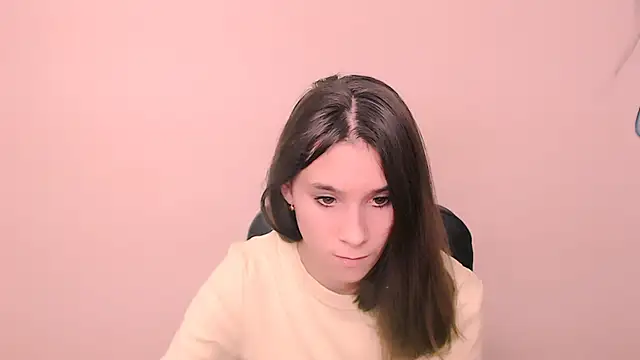 Snapshot of RosaRay_ chatting on 10/18/25, 06:16 RosaRay online show from 10/18/25, 06:16