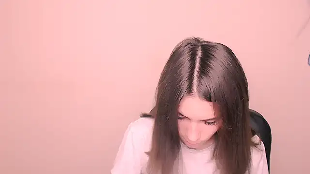 Snapshot of RosaRay_ chatting on 10/21/25, 06:36 RosaRay online show from 10/21/25, 06:36