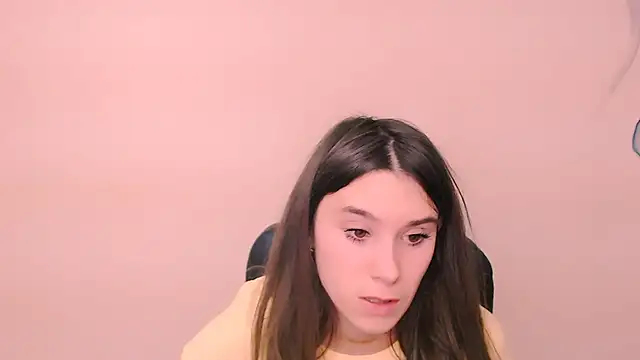 Snapshot of RosaRay_ chatting on 11/18/25, 08:19 RosaRay online show from 11/18/25, 08:19