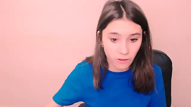 Snapshot of RosaRay_ chatting on 12/02/25, 07:47 RosaRay online show from 12/02/25, 07:47