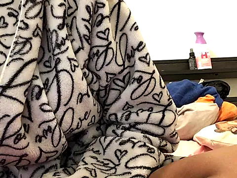 Snapshot of Moxhavix chatting on 11/09/25, 08:29 Moxhavix online show from 11/09/25, 08:29