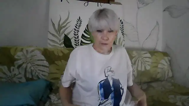 Snapshot of Catty_Lady chatting on 11/11/25, 05:57 Catty Lady online show from 11/11/25, 05:57