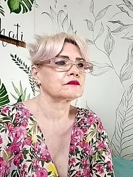 Snapshot of Catty_Lady chatting on 07/12/26, 06:32 Catty Lady online show from 07/12/26, 06:32