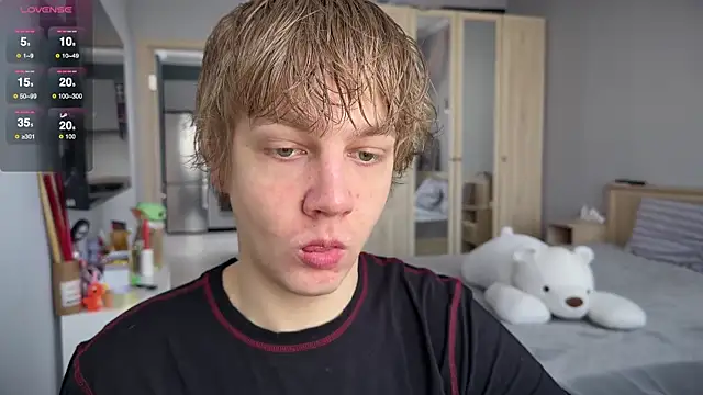 Snapshot of olivertasty chatting on 07/18/26, 12:53 olivertasty online show from 07/18/26, 12:53