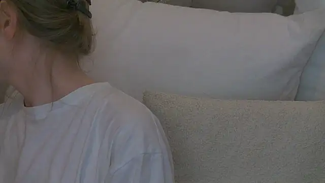 Snapshot of miamunn chatting on 11/15/25, 06:26 miamunn online show from 11/15/25, 06:26