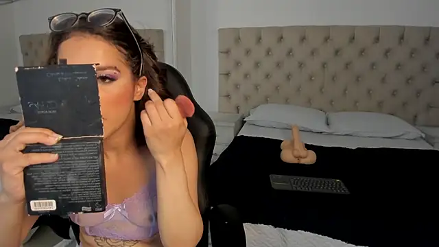 ZoeWestt online show from 09/12/25, 09:04