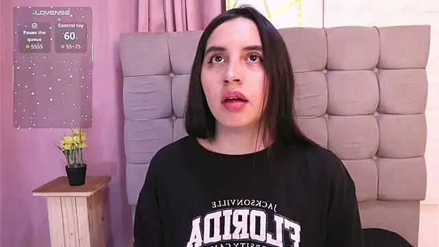 Snapshot of kaylee_lee chatting on 09/10/25, 04:12 kaylee lee online show from 09/10/25, 04:12